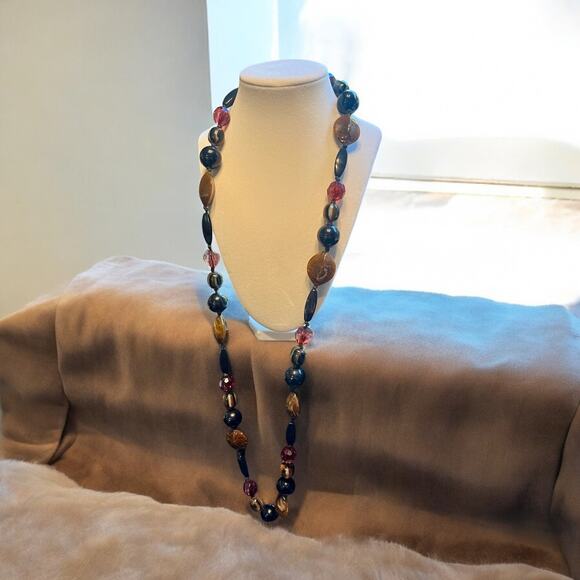 Vintage 1970s Acrylic Statement Necklace-Amber Brown Black Red-Hand Knotted-40'' - Picture 3 of 10